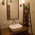 Pievu Tako Kiemelis *